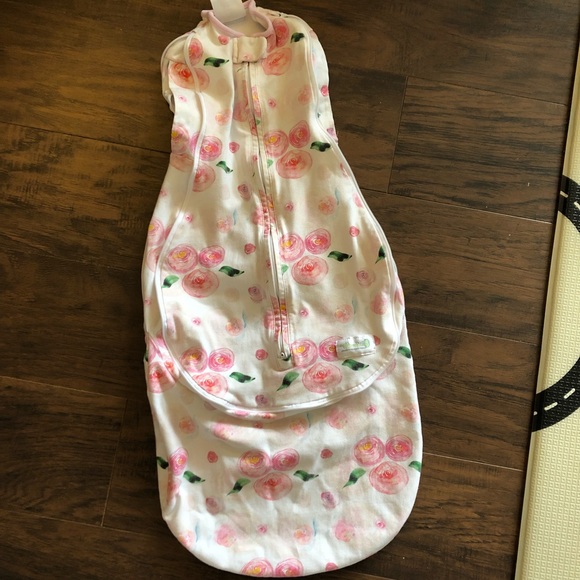 Woombie grow with me sleep sack/ swaddle - Picture 2 of 5